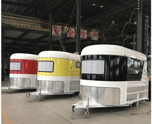 宿營(yíng)車(chē)